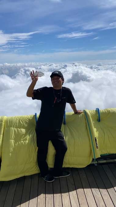 山小屋 布団干し 絶景 富士山 七合目 東洋館