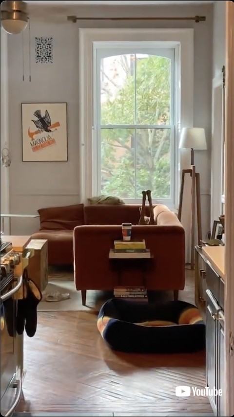 拡大している足