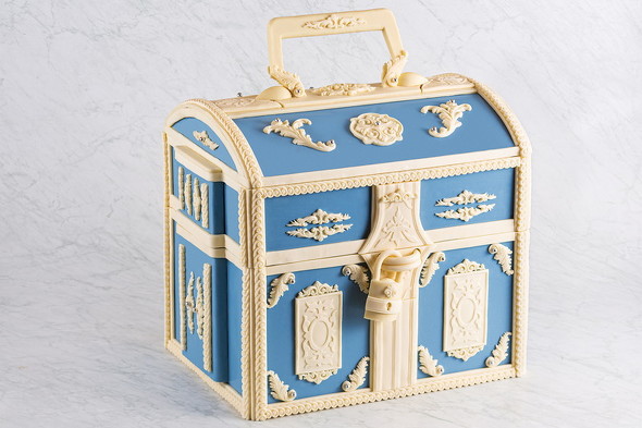 京王プラザホテルクリスマスケーキ「エクラン・ド・ボヌール〜幸せの宝石箱〜」