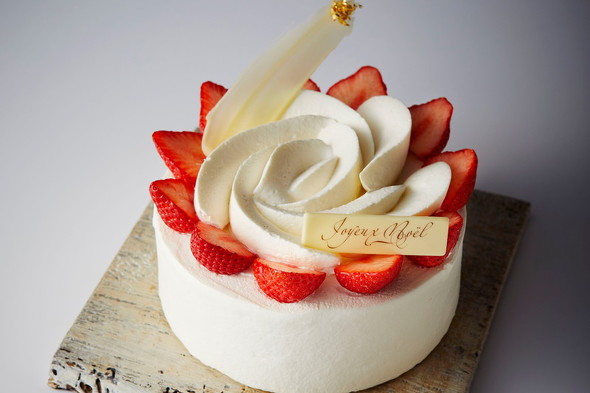 京王プラザホテルクリスマスケーキ「フルール」