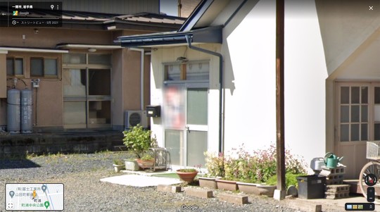 世界平和統一家庭連合（旧統一教会）の施設に貼られた自民党議員の選挙ポスター