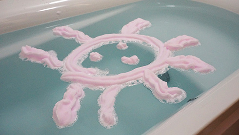 泡の形を自在に変えて遊べる入浴泡　泡で楽しめる入浴グッズをアース製薬が発売