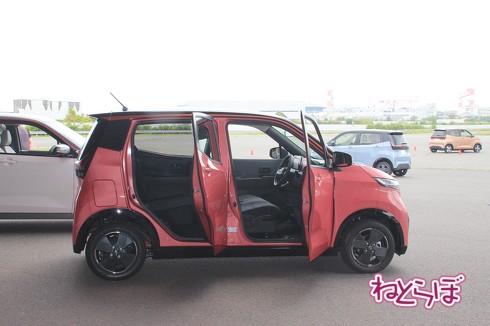 日産の軽BEV「サクラ」の内装