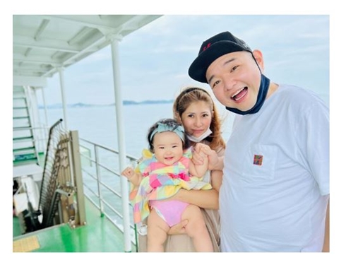 内山信二と妻と娘