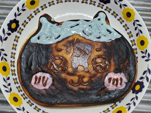 ちいかわ - ハチワレ ちいかわ フライパン パンケーキ ホットケーキ ちいかわ」ハチワレのパンケーキが焼ける…ってコト