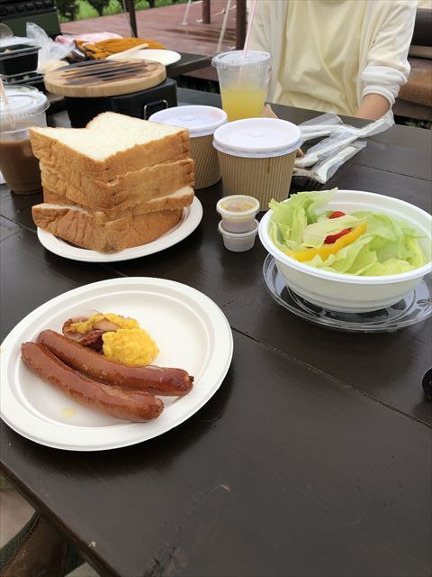 朝食