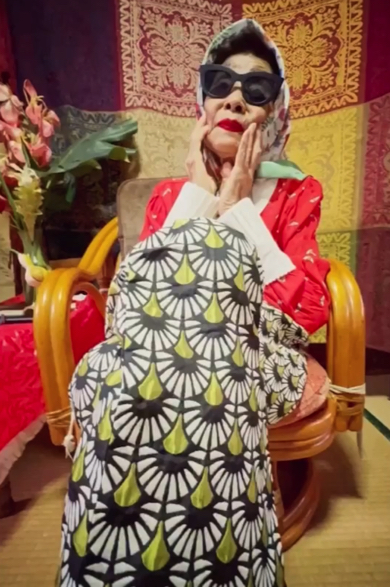 ひ孫がひいおばあちゃんをGUCCI風ファッションに変身させた動画がすてき