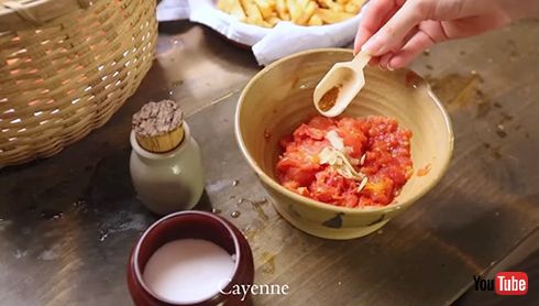 200年前のトマトケチャップを再現した動画　素材のうまみを引き立てそうなレシピがマネしてみたくなる