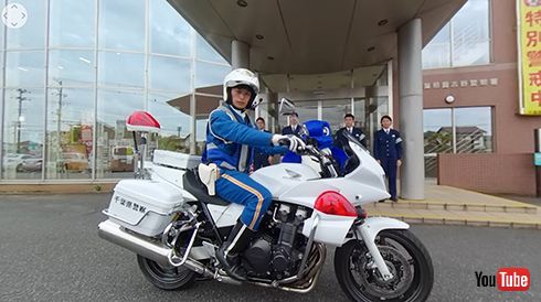 かっこいい白バイ