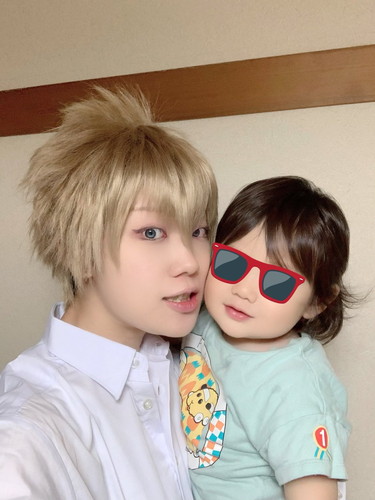 推しと添い寝する赤ちゃん