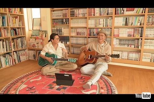 談笑する渡辺謙と娘・杏