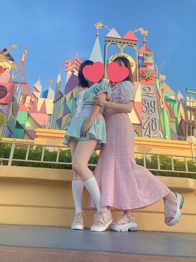 イッツ・ア・スモールワールドの前