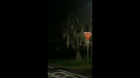 夜の学校のチャイム