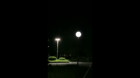 夜の学校のチャイム