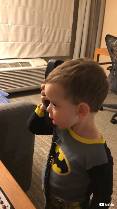 バットマンになりきる男の子