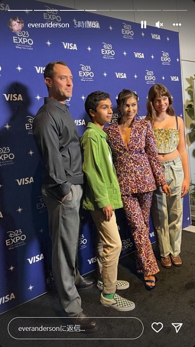 エヴァー・アンダーソンが投稿した「ピーター・パン＆ウェンディ」のキャスト集合写真