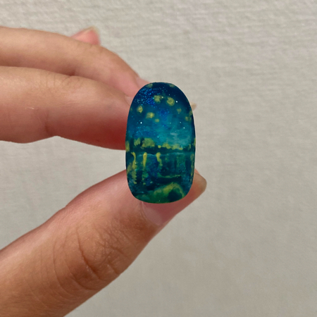 絵画モチーフのネイルチップがすてき
