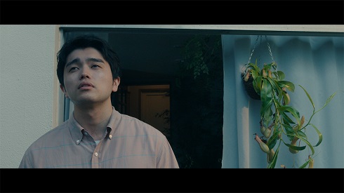 映画「ひとりぼっちじゃない」で主人公のススメを演じる「King Gnu」の井口理