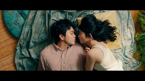 映画「ひとりぼっちじゃない」に出演する「King Gnu」の井口理と馬場ふみか
