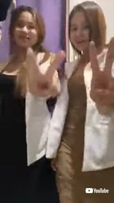 頭をぶつけた女性たち