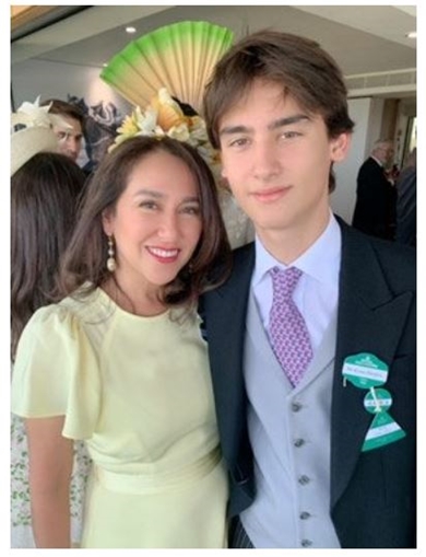 デヴィ夫人の娘と孫