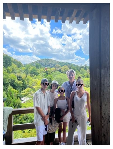 中村江里子の家族写真