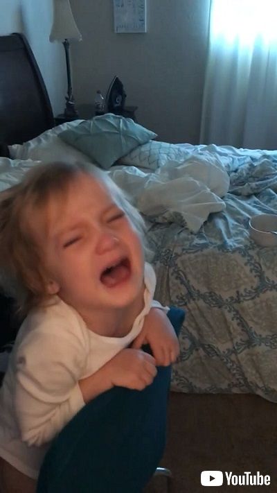 泣いている子ども