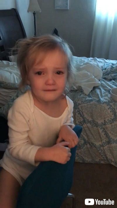 号泣する子ども