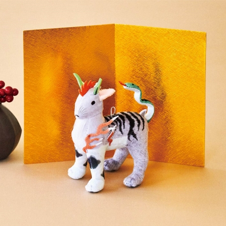 金の屏風がセットになっている画像