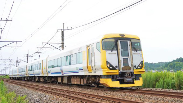 鴨川「うにとさざえめし」（1200円）