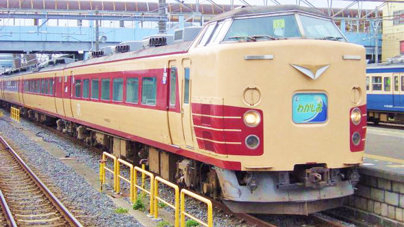 鴨川「うにとさざえめし」（1200円）