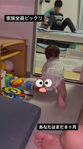 登りまくりの赤ちゃん