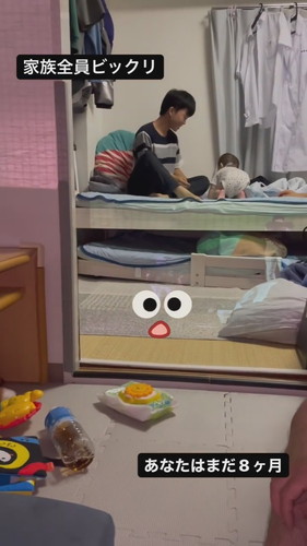 登りまくりの赤ちゃん