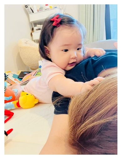 内山信二の妻と娘