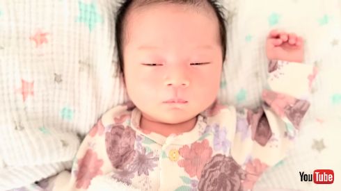 5歳長男と2歳次男帰宅前、鈴木亜美と第3子長女の昼間の様子を公開