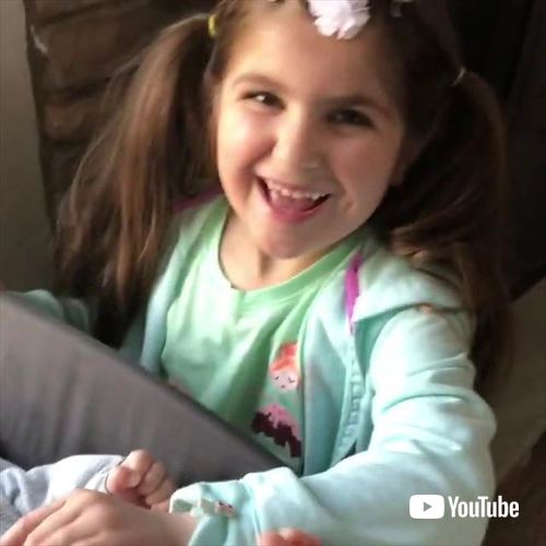 弟に歌うお姉ちゃん