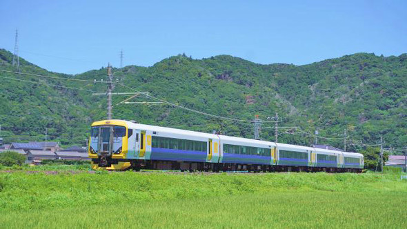 安房鴨川「波の伊八弁当」（2000円）