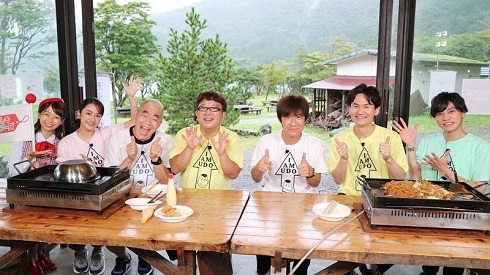 「もしもツアーズ」最終回に出演する平祐奈と内村光良、南原清隆、小室瑛莉子、二階堂高嗣、ウド鈴木、天野ひろゆき