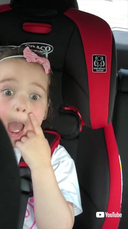 サングラスを無くしたと思った女の子