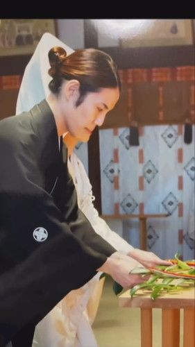 神前式の衝撃的な写真