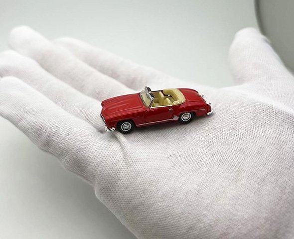 無線マウス「メルセデス・ベンツ 300SL」と「メルセデス・ベンツ SLS AMG」