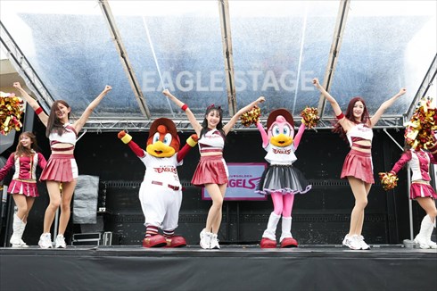 「楽天ガールズ」のユンシー、インルー、フェイフェイ