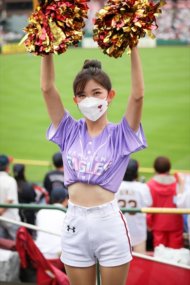 「楽天ガールズ」のユンシー、インルー、フェイフェイ