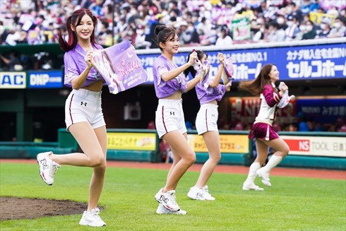 「楽天ガールズ」のユンシー、インルー、フェイフェイ