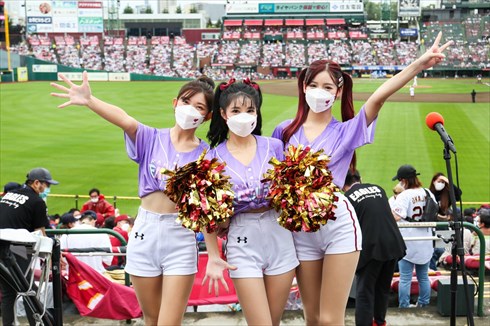 「楽天ガールズ」のユンシー、インルー、フェイフェイ