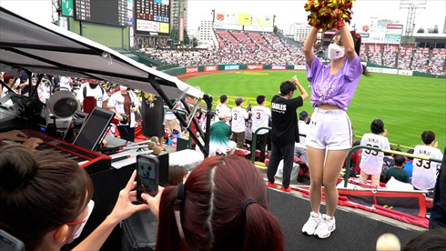 「楽天ガールズ」のユンシー、インルー、フェイフェイ