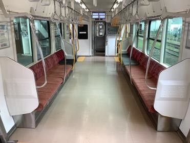キハE130系の車内が試合会場