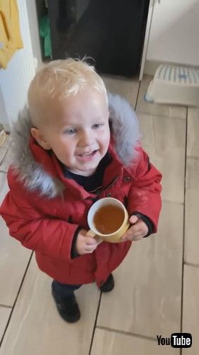 「Three-Year-Old's Hilarious Reaction to Seeing Sweets Cupboard || ViralHog」