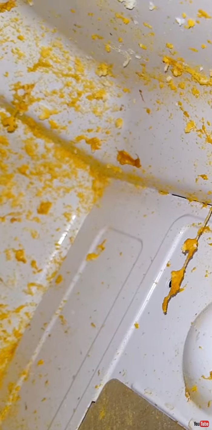 絶対に生卵を殻ごと電子レンジにかけてはいけない……　激しく爆発する様子を捉えた実験動画に背筋が凍る