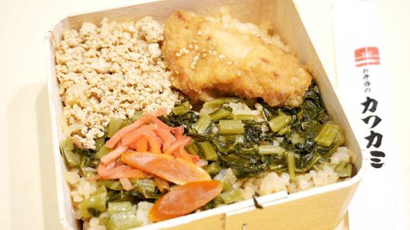 塩尻「とりめし」（700円）